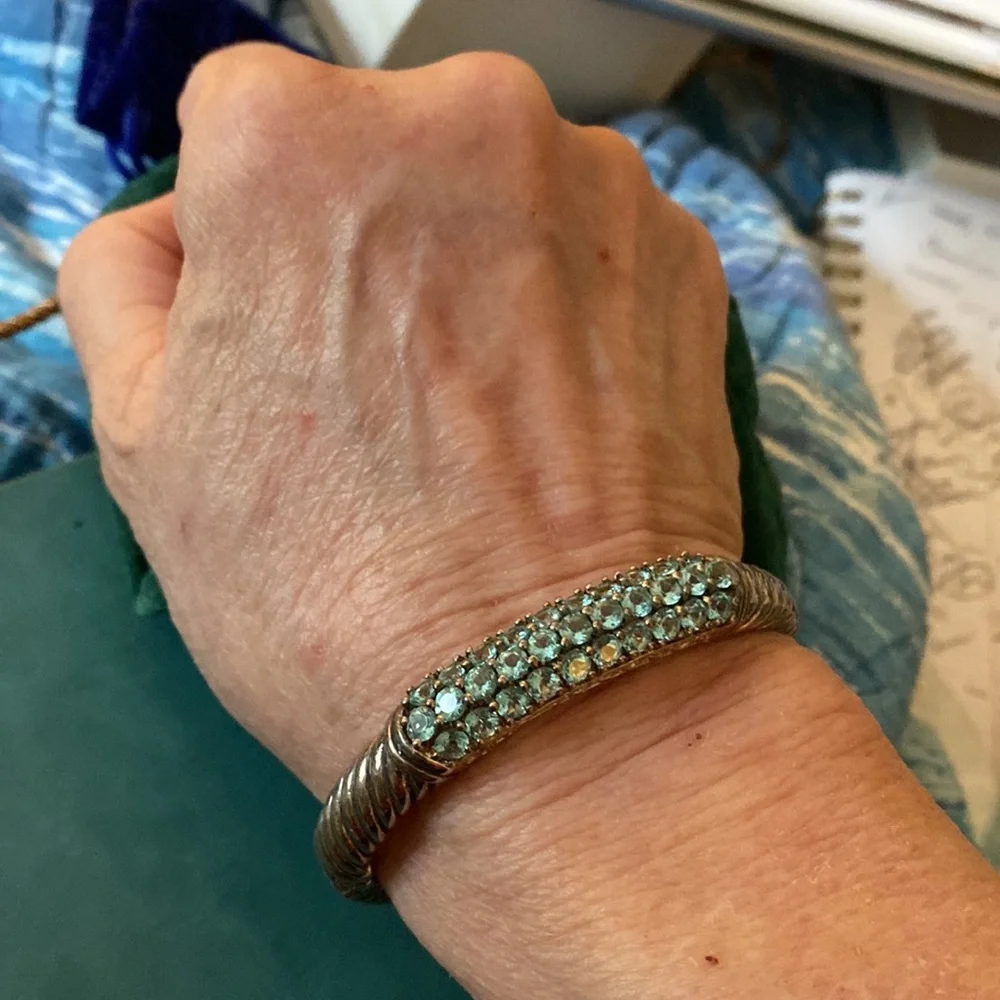 ❤️Peridot Bracelet done in 925 Sterling Silver EUC